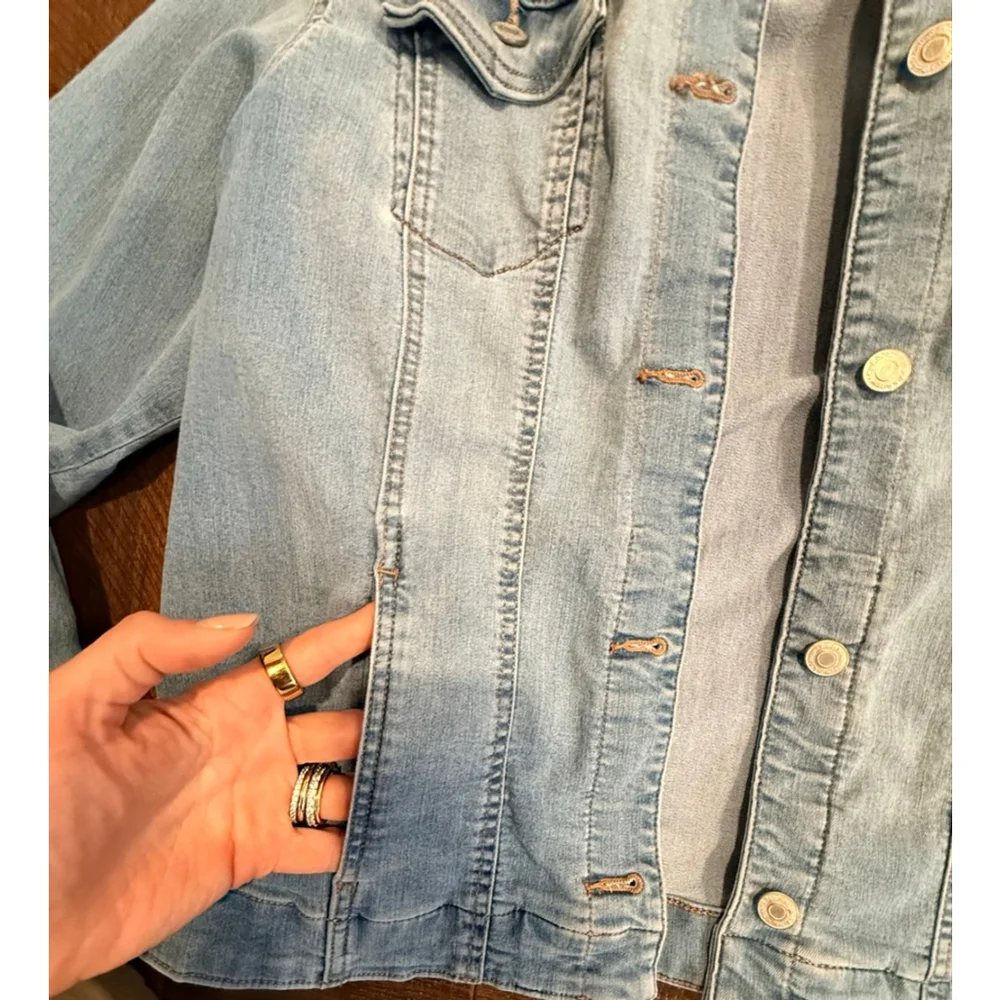 Women's Croft & Barrow Light Blue Jean Jacket Size L maternity stretch - Picture 2 of 4